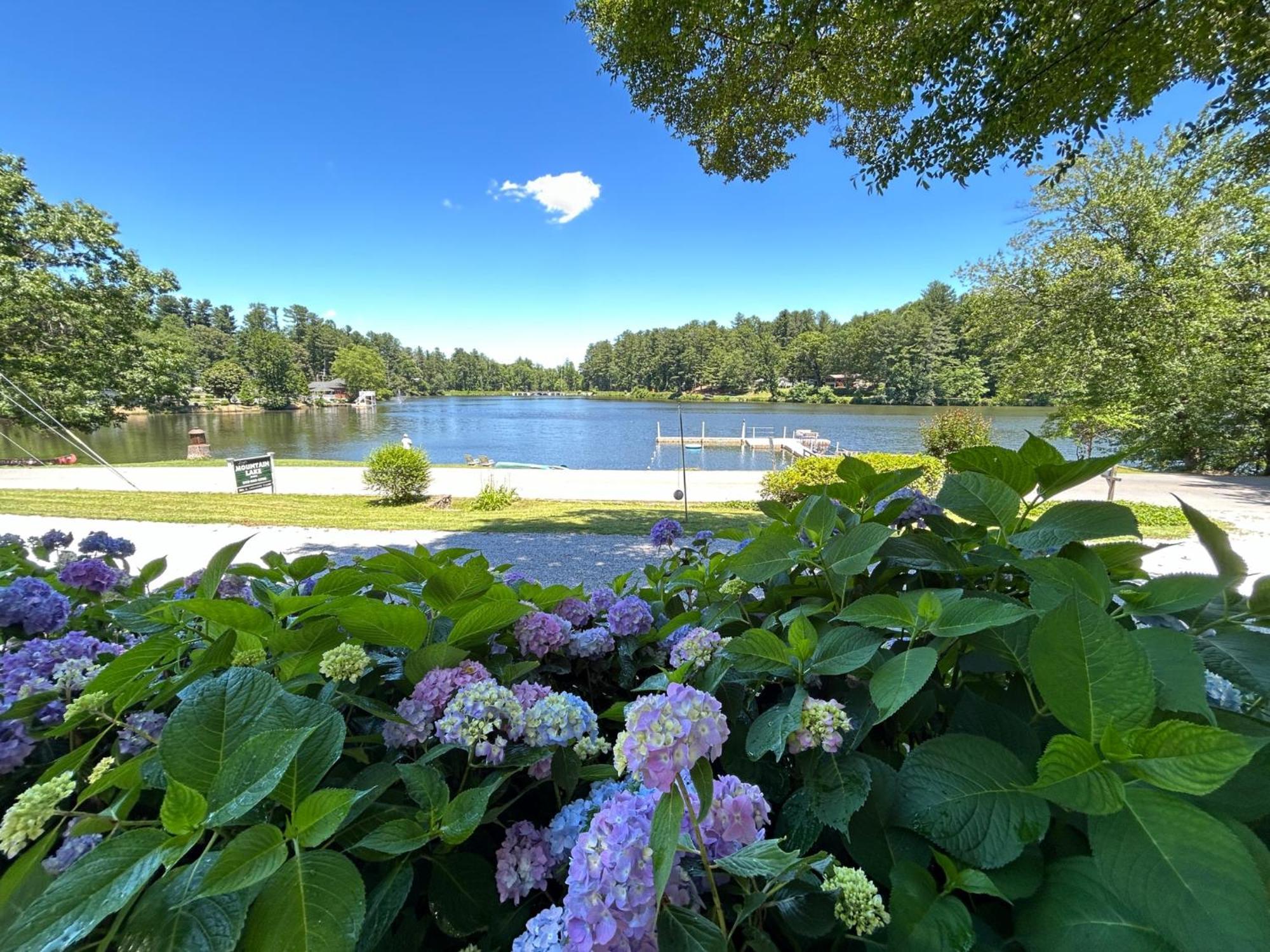 Mountain Lake Cottages Hendersonville Exterior photo