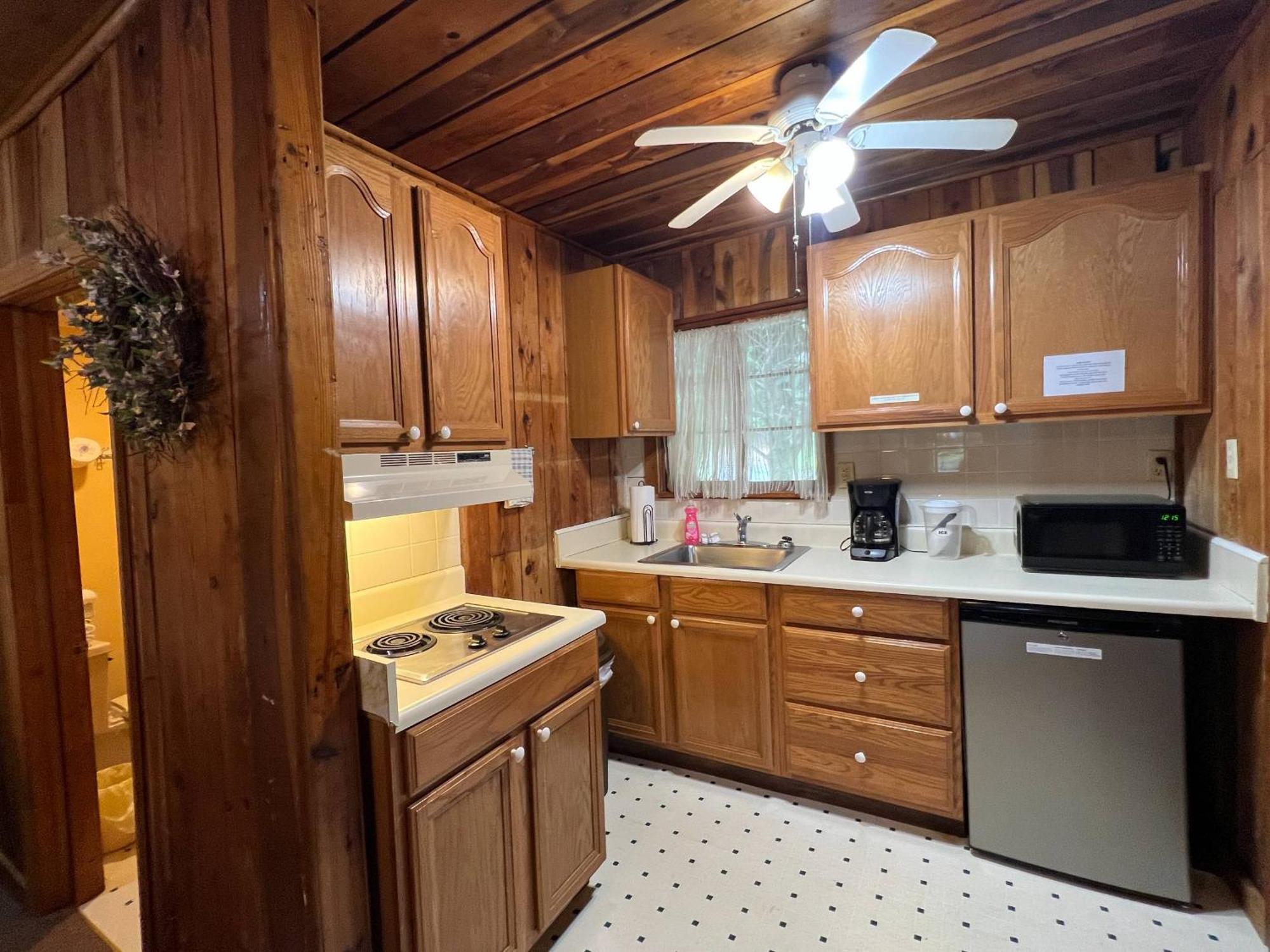Mountain Lake Cottages Hendersonville Exterior photo