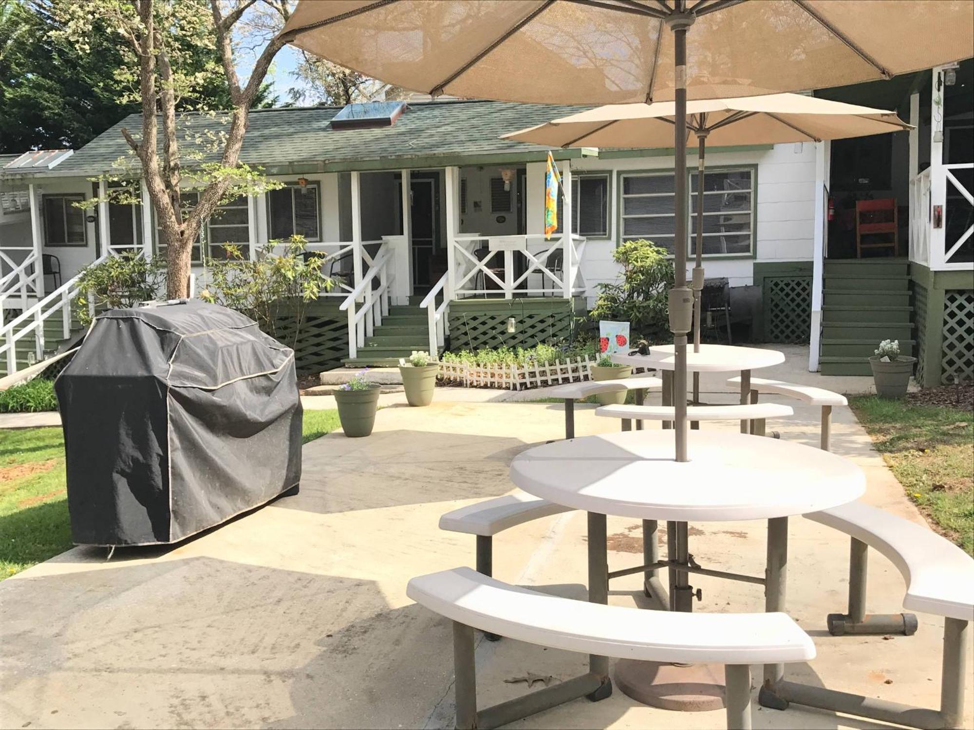 Mountain Lake Cottages Hendersonville Exterior photo