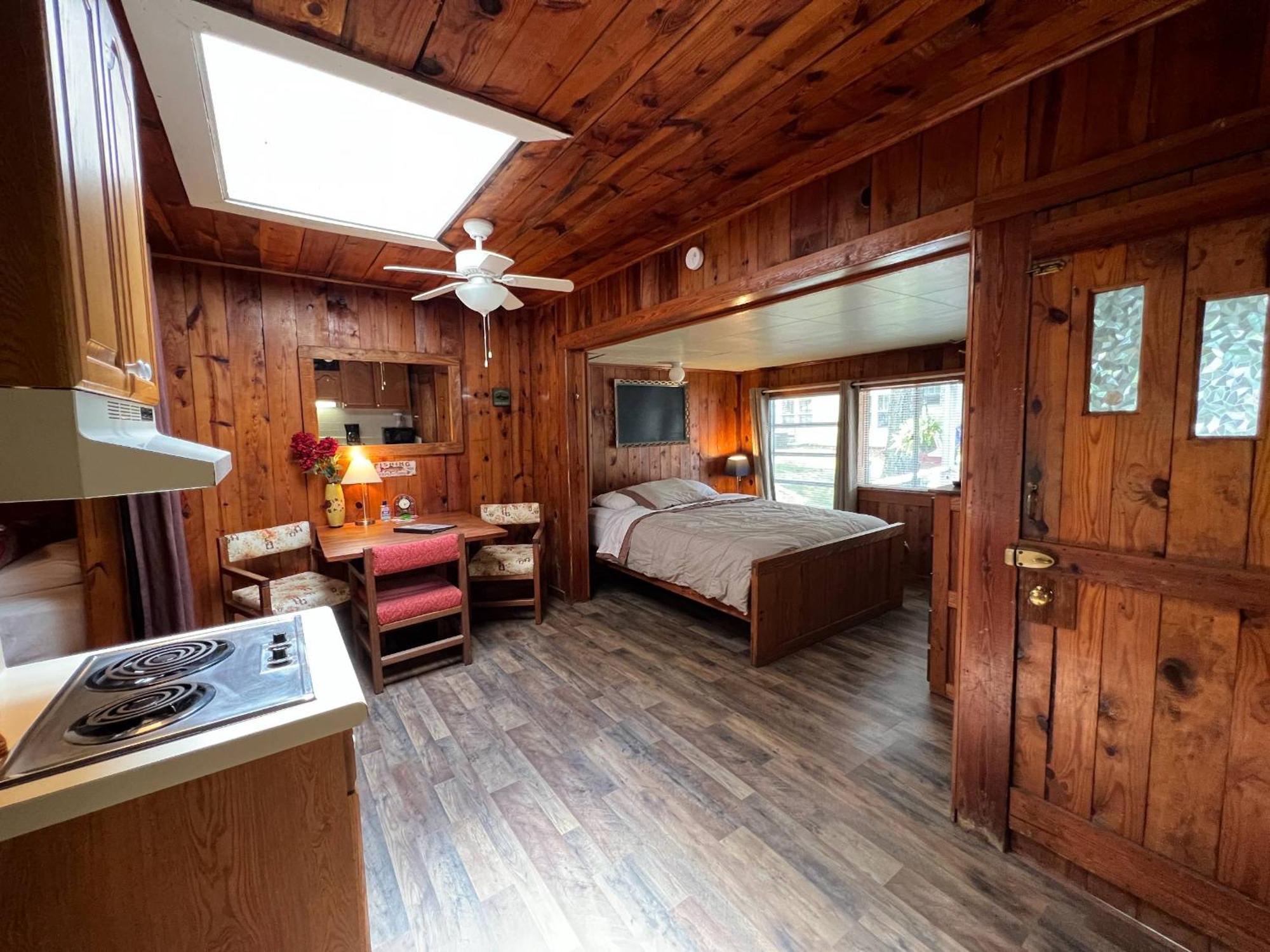 Mountain Lake Cottages Hendersonville Exterior photo