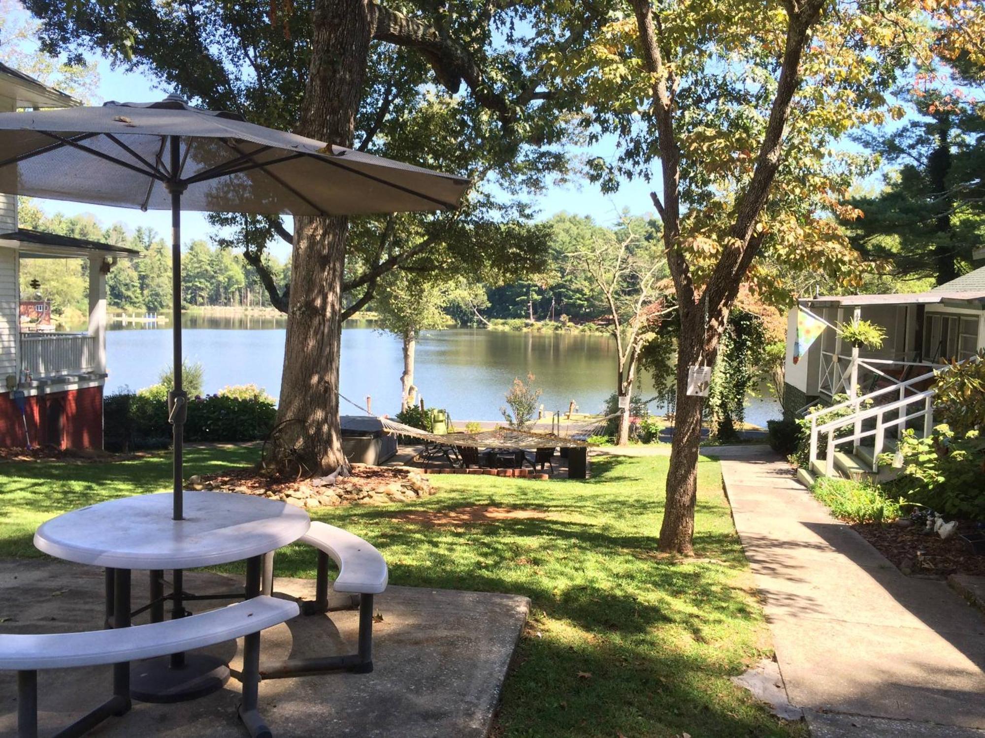 Mountain Lake Cottages Hendersonville Exterior photo