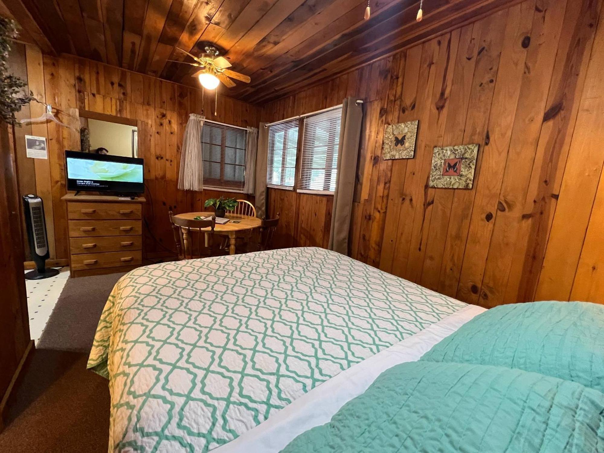 Mountain Lake Cottages Hendersonville Exterior photo