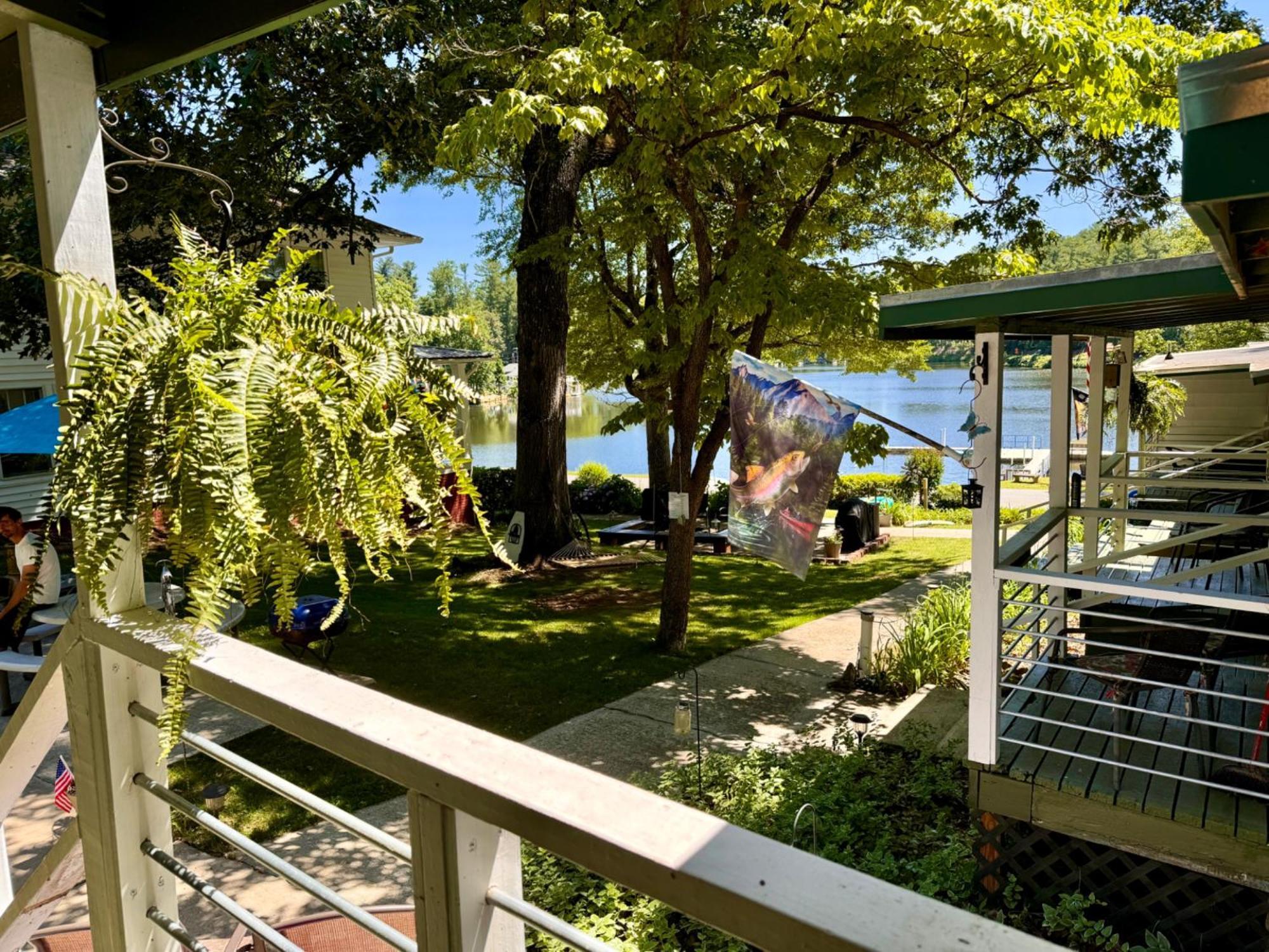 Mountain Lake Cottages Hendersonville Exterior photo