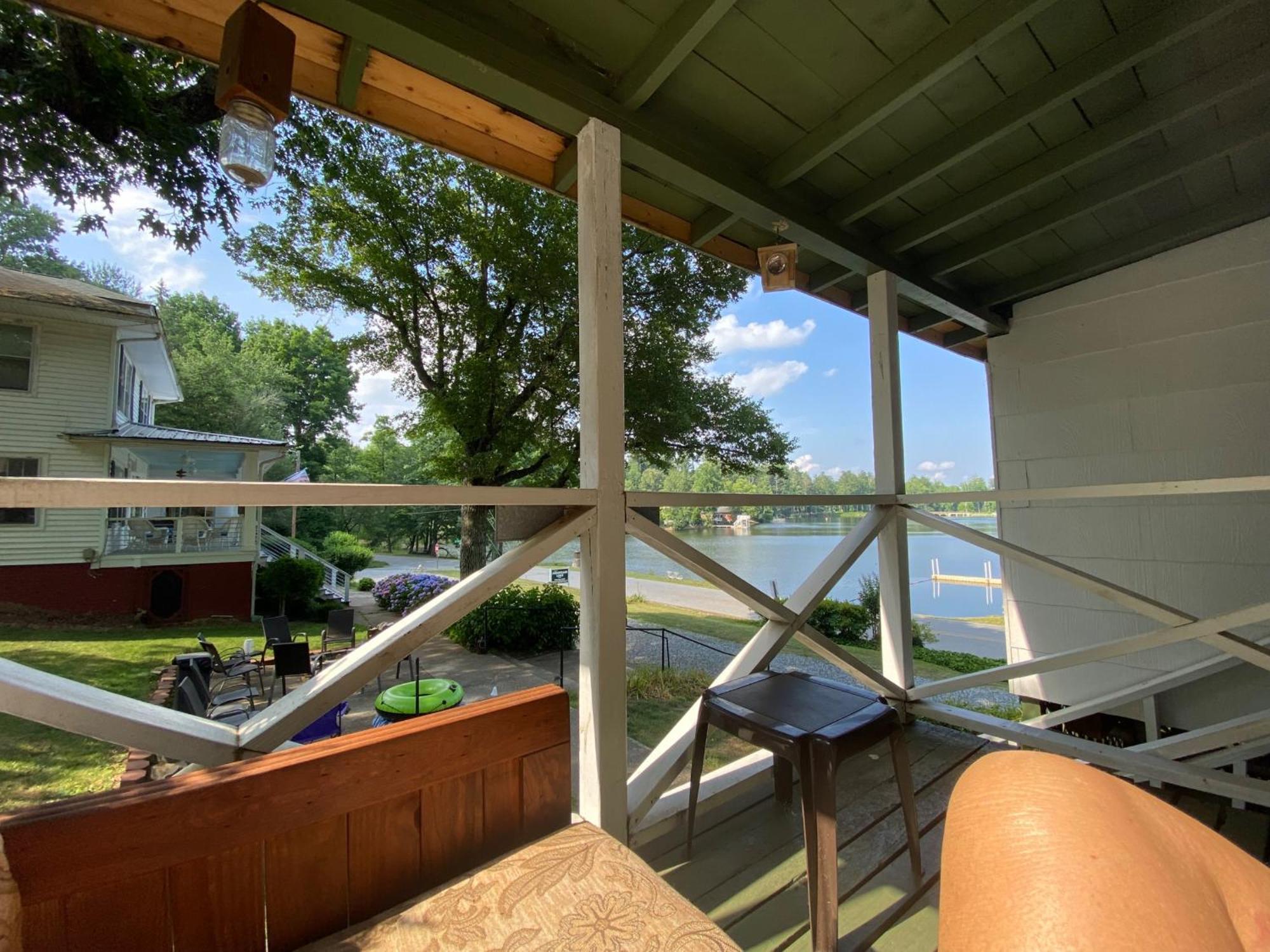 Mountain Lake Cottages Hendersonville Exterior photo