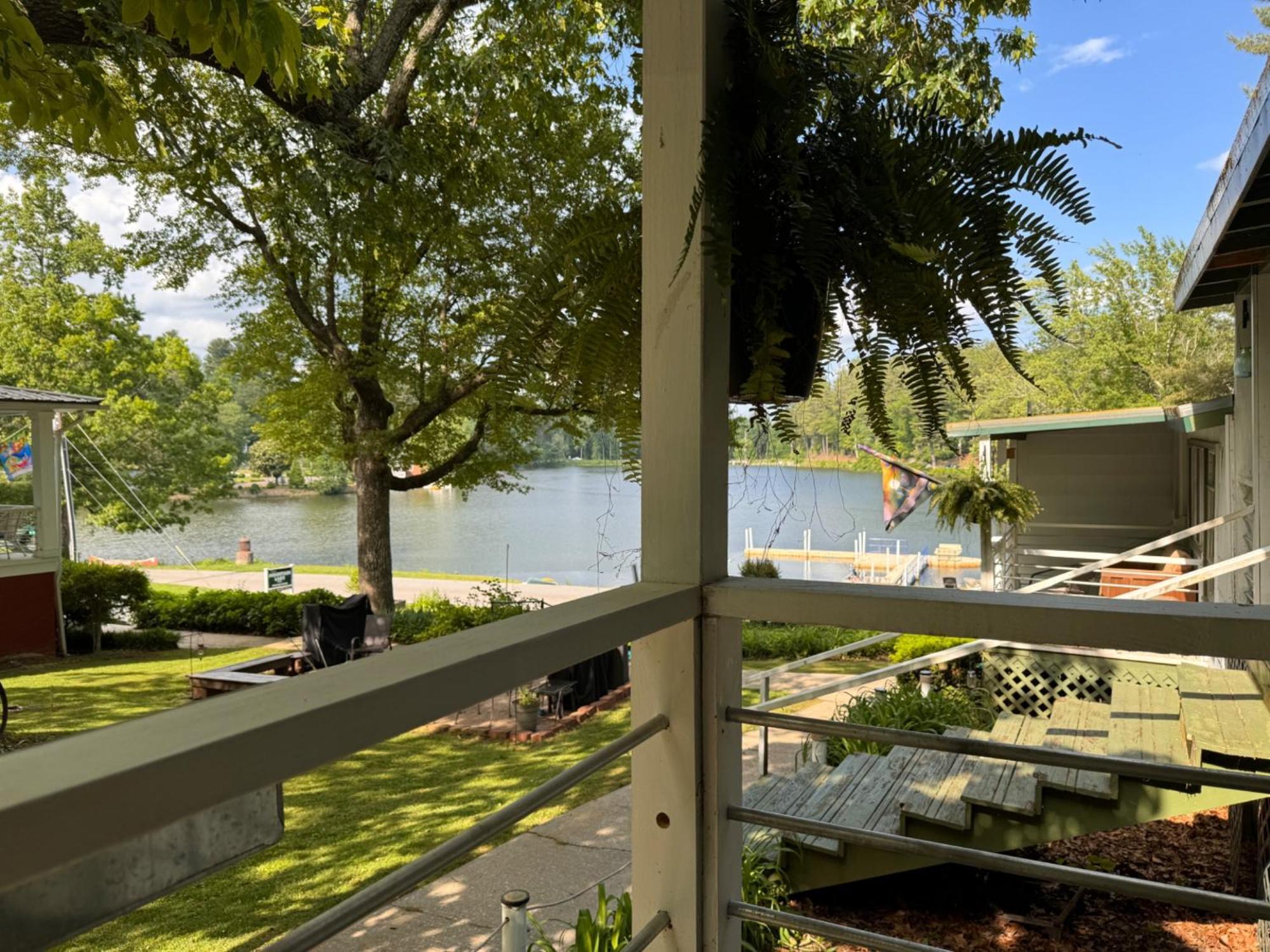 Mountain Lake Cottages Hendersonville Exterior photo