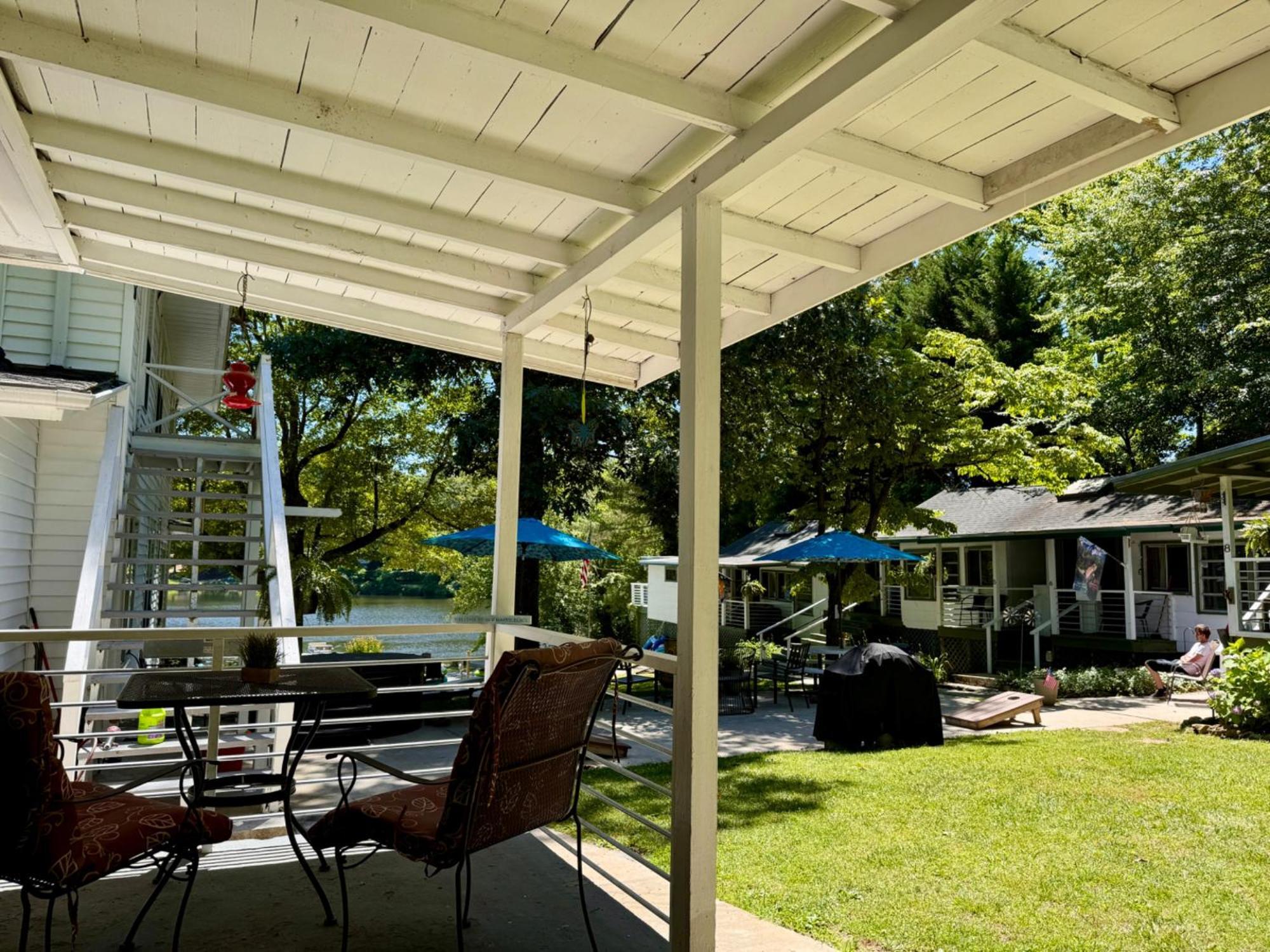Mountain Lake Cottages Hendersonville Exterior photo