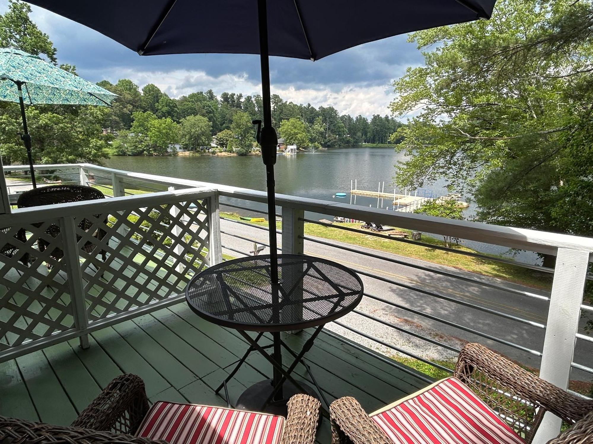 Mountain Lake Cottages Hendersonville Exterior photo